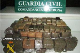 Detinguda una conductora amb 52,5 quilos de haixis amagats al cotxe
