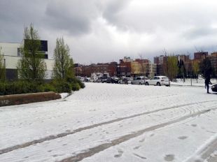 Forta tempesta de pedra però sense desperfectes greus a Figueres