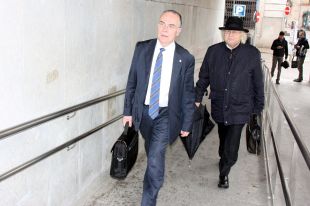 El fiscal demana 3.600 € de multa per a l'expresident de la Diputació pels tocaments a l'assessora
