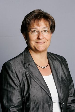 Montserrat Roura (CiU) renuncia a l'acta de diputada