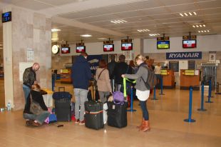 L'aeroport de Girona continua perdent passatgers