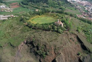 Olot vol fer del volcà Montsacopa un atractiu turístic