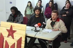 Els joves denunciats per dificultar el vot a les eleccions lamenten les acusacions