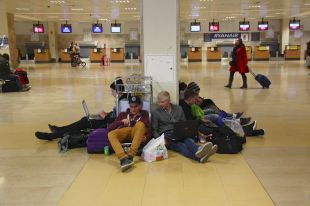 L'aeroport de Girona suma 13.474 passatgers al febrer, un 39,2% menys que el 2019