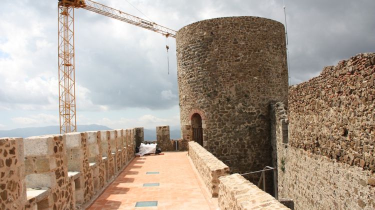 La terrassa del castell de Montsoriu d'Arbúcies restaurada © ACN