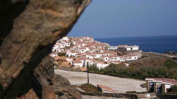 Un grup dels més de 400 bungalous que han desaparescut (2005) © M. Estarriola