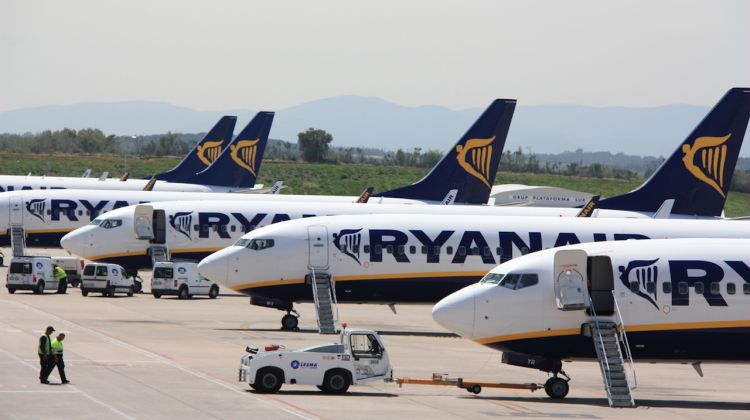 Avions de Ryanair a l'aeroport de Girona © AG