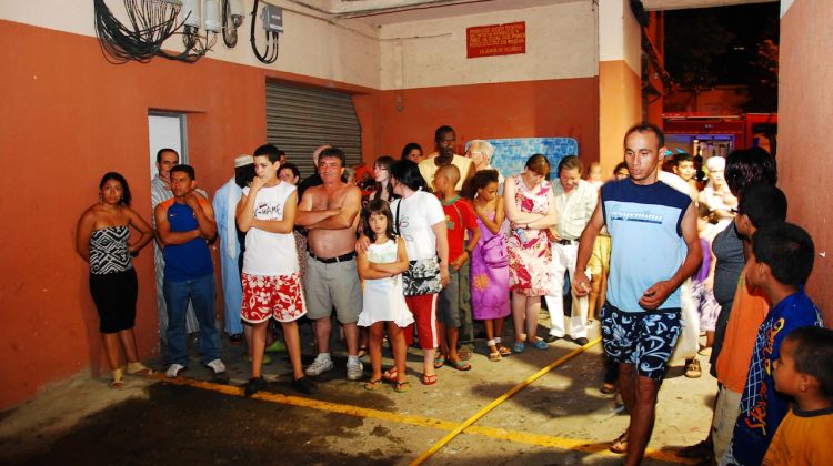 Un dels focs va obligar a desallotjar els veïns de 64 habitatges © Jose Pérez