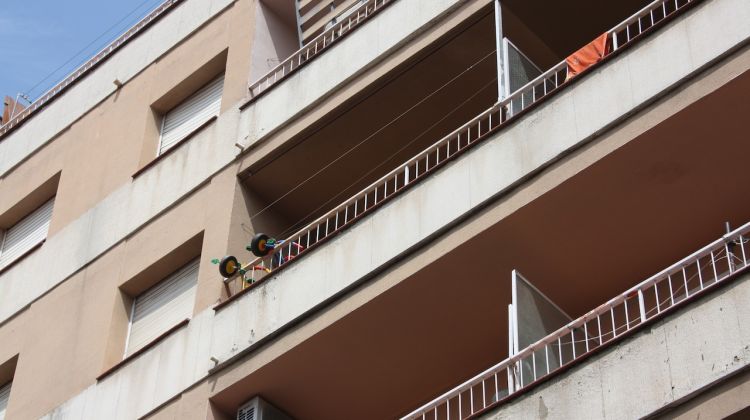 Aquest és el balcó des d'on es va precipitar al buit © M. Estarriola