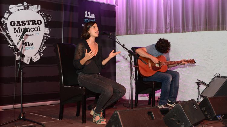 Maria Arnal i Marcel Bagés, durant la seva actuació. Elsa Barriga / Molí de l'Escala