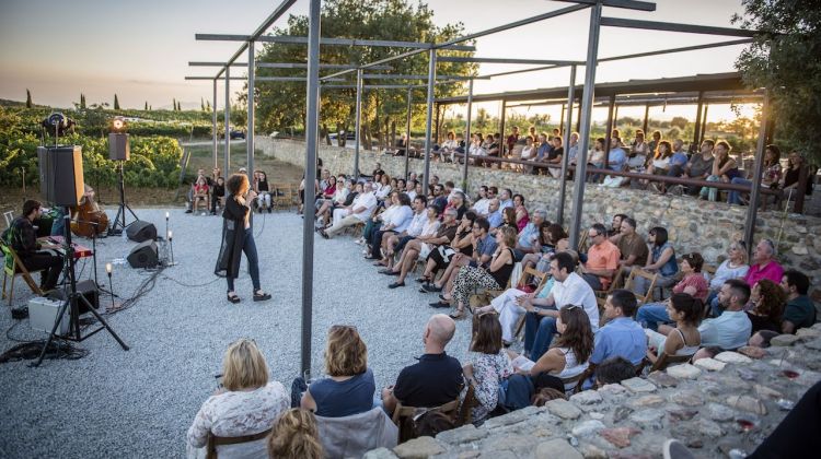 Valls va estar molt activa i va interactuar constantment amb el públic. Mònica Quintana