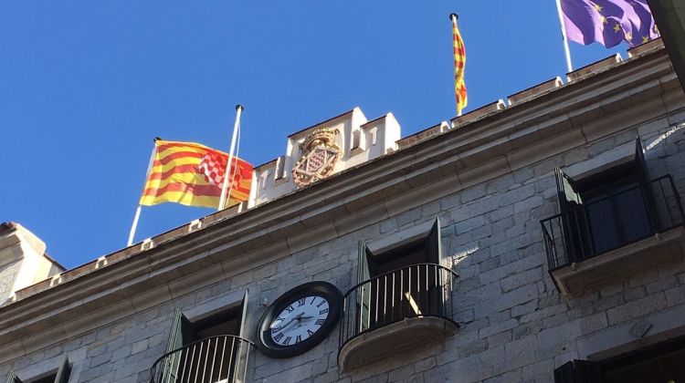 L'Ajuntament de Girona, sense la bandera espanyola. Catalunya Ràdio