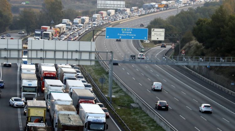 L'autopista AP-7, tallada entre Mollet del Vallès i Santa Perpètua de Mogoda. ACN