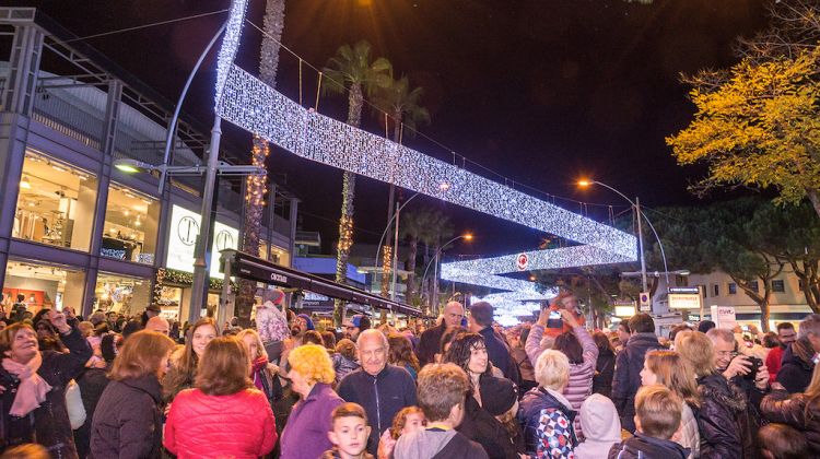 Platja d'Aro va arrencar el Nadal amb l'encesa de llums el passat dissabte