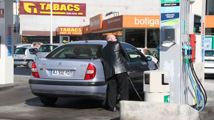 Les benzineres de la Jonquera reben aquestes dies molts conductors francesos © ACN