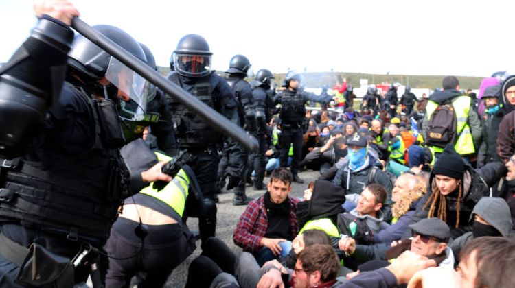 Un instant del desallotjament el passat 27 de març. ACN