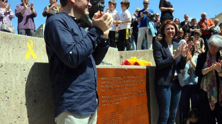 Moment en que s'ha inaugurat oficialment la plaça