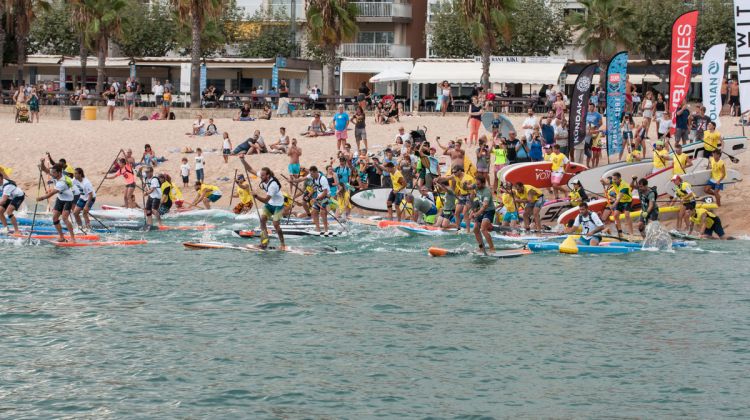 El moment de la sortida des de la platja de Blanes. Javier Calvete