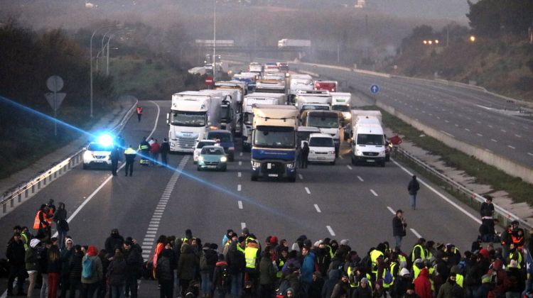 L'AP-7, tallada a Girona. ACN