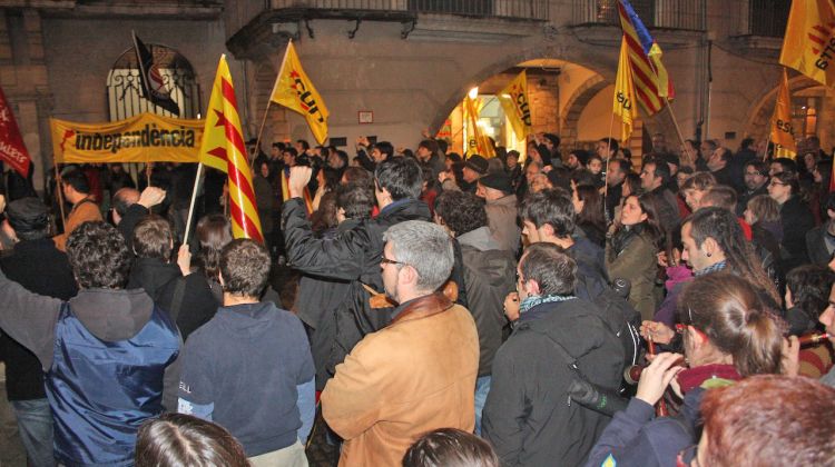 L'acte s'ha acabat entonant el Cant dels Segadors. M. Estarriola