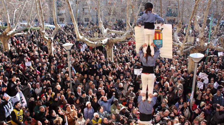 La multitudinària manifestació ha acabat amb un pilar de 3 © ACN