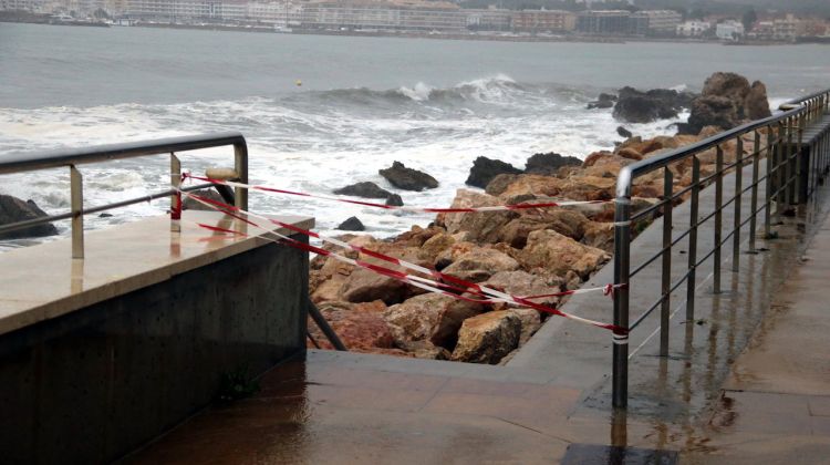 Accés al passeig de l'Escala. ACN