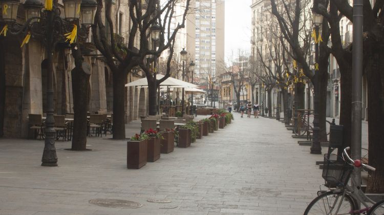 Un grup de turistes passejant per la Rambla, aquest matí. M.Estarriola