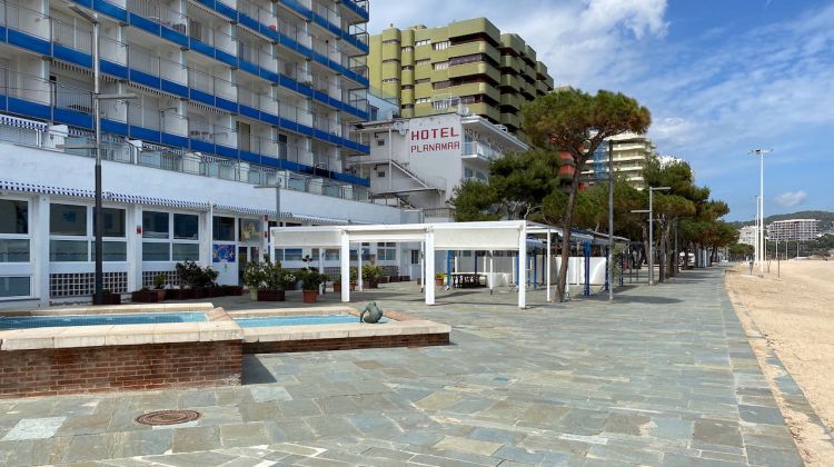 Apartaments de primera línia de mar a Platja d'Aro, buits. ACN