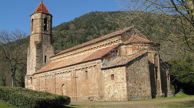 Monestir de Sant Joan les Fonts © Wikipedia