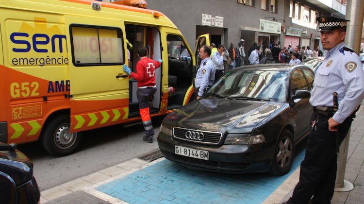 Ha estat necessària la presència d'una ambulància © ACN