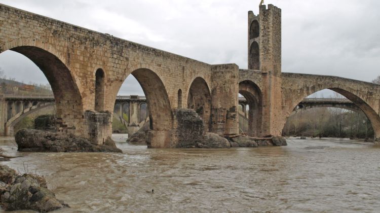 El fiu Fluvià al seu pas per Besalú aquest matí © Eva Rodríguez