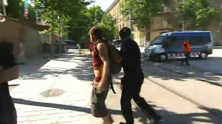 Moment en que el jove de Girona va ser detingut pels Mossos d'Esquadra © TV3