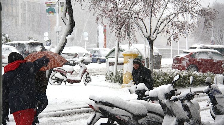 Girona va queda coberta per la neu