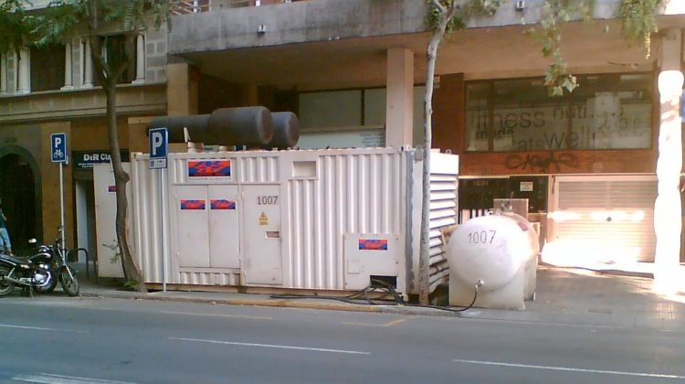 Aquest és un dels generadors que Endesa està utilitzant i que ja va emprar a Barcelona en una anterior apagada © AG