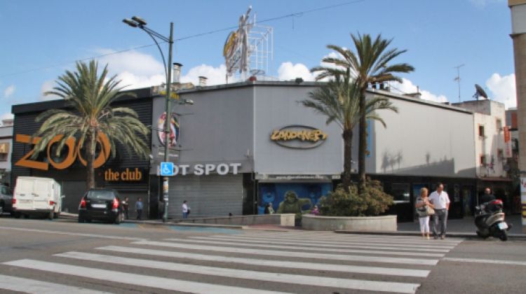 La façana de la discoteca de Lloret de Mar Londoner, aquest diumenge al matí © ACN