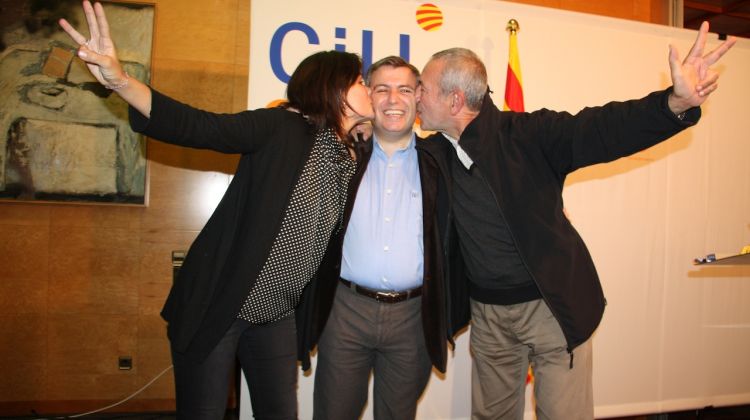 Montserrat Surroca, Jordi Xuclà i Carles Pàramo celebrant la victòria © ACN