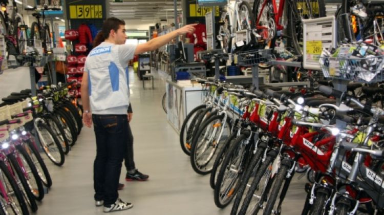 Decathlon ha doblat la superfície de venda a la botiga de Girona © ACN