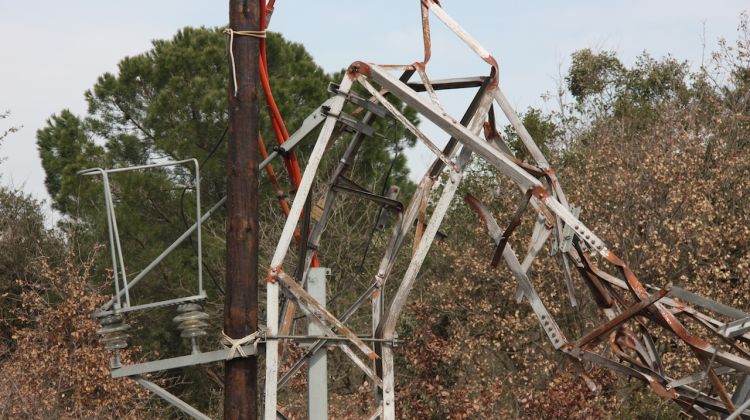 Aquest és l'estat en que va quedar una torre a Llagostera © ACN