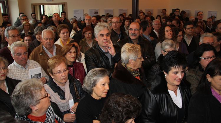 Veïns de Vallcanera, que pertany al municipi de Sils, han assistit a l'acte d'inauguració d'ahir diumenge © ACN