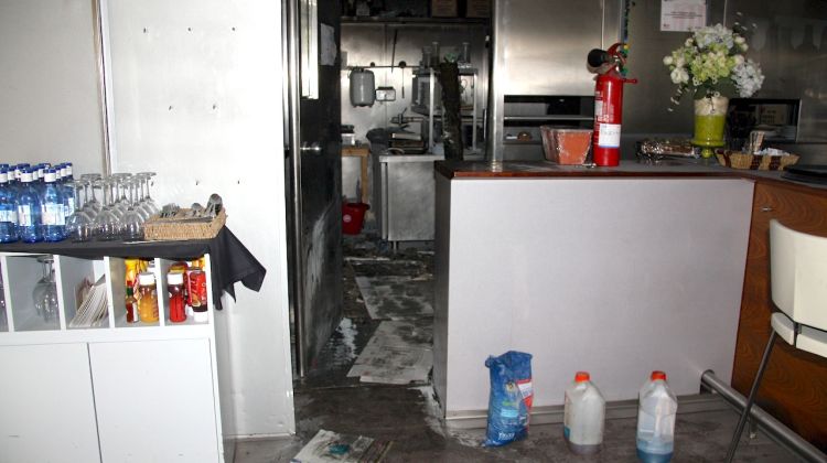 L'incendi ha calcinat parcialment la cuina del restaurant © ACN