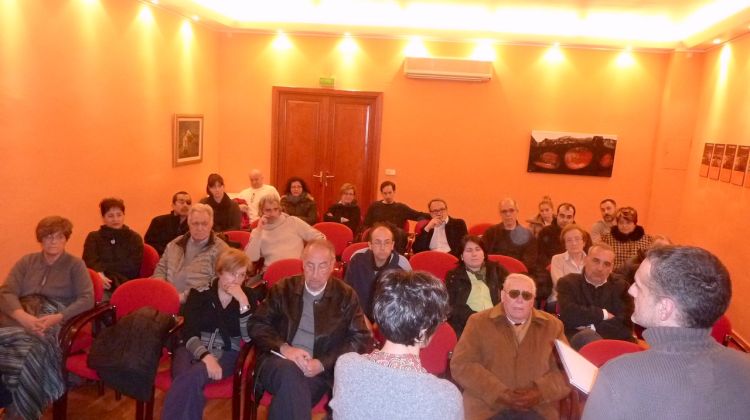 Un trentena de veïns es van aplegar a la Sala d'Actes del consistori © Rocio Romero