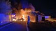 Un camió bolca i s’incendia a l’AP-7 a Sant Julià de Ramis sense causar ferits