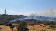 24 dotacions de Bombers lluiten contra un incendi a la Font de la Pólvora de Girona