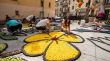 Arbúcies homenatja els 80 anys de les catifes florals amb 26 creacions al centre del poble