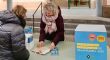 Palafrugell instal·la un punt al mercat per votar els pressupostos