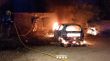 Un vehicle crema completament de matinada a Palamós