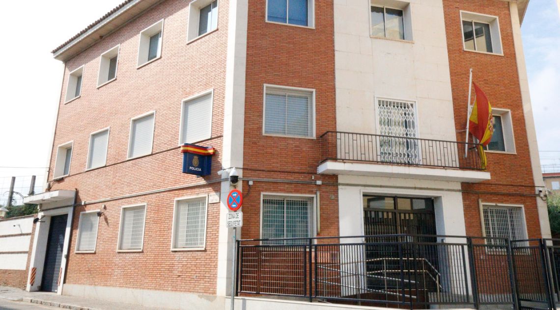 Detinguts a Girona uns pares per abandonar el fill a comissaria per declarar-lo Mena