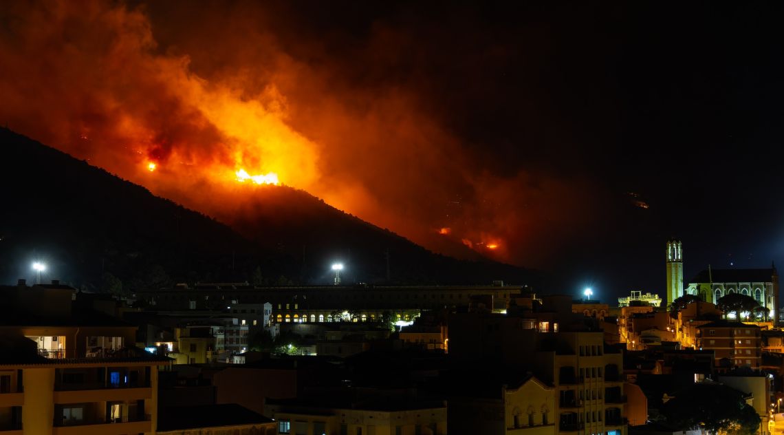 Portbou exigeix respostes dos anys després de la detenció del bomber pel gran incendi