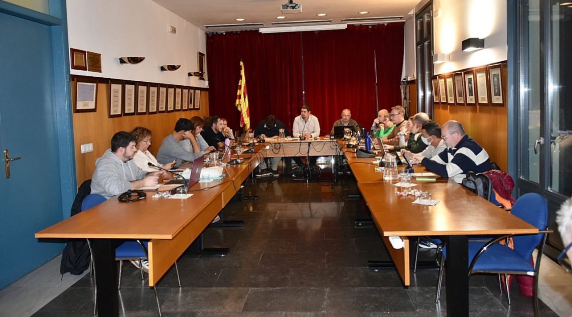 Cassà suspèn noves llicències de supermercats, basars, centres d’ungles i locals de menjar per emportar