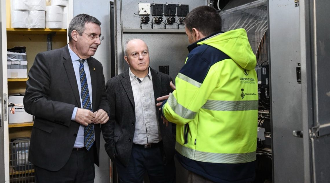 El temporal Harry malmet la depuradora de Palamós que ara funciona amb un grup electrogen